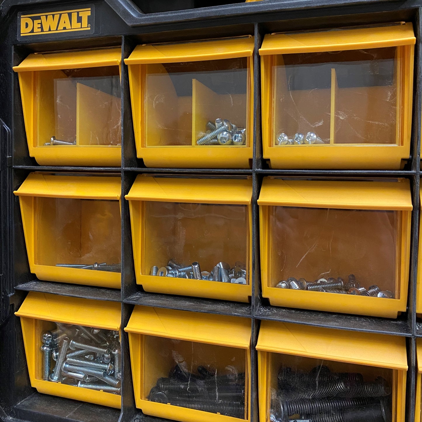 DeWalt - Flip Bin Booster